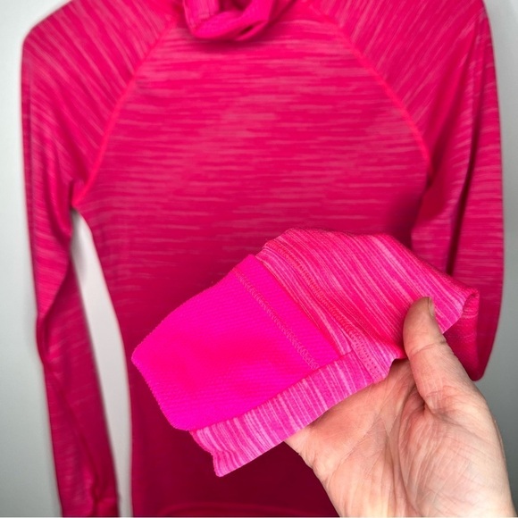 Under Armour Long Sleeve Hot Pink Turtle Neck Fitted Athletic Shirt Size Medium - Picture 5 of 14